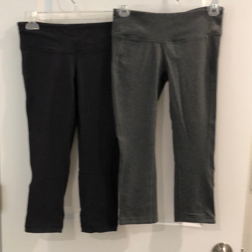 2 pair NWOT New Balance cropped leggings size S